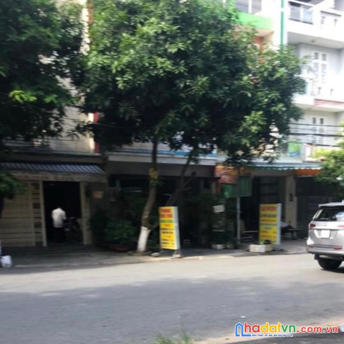 Nhà phan huy ích ngay trung tâm giải trí buôn bán sầm uát