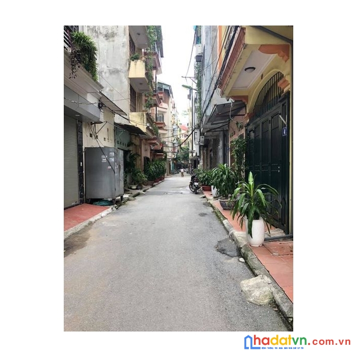 Lô góc dân xây – ô tô – ngõ thông – 6 tầng thang máy – kinh doanh tốt.