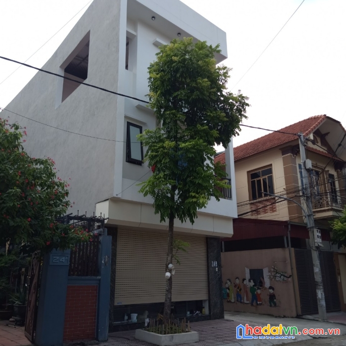 Bán nhà mặt phố trân hưng đạo - giá hơn 5 tỷ - kinh doanh bất chấp - vài bước chân ra tuyến phố đi