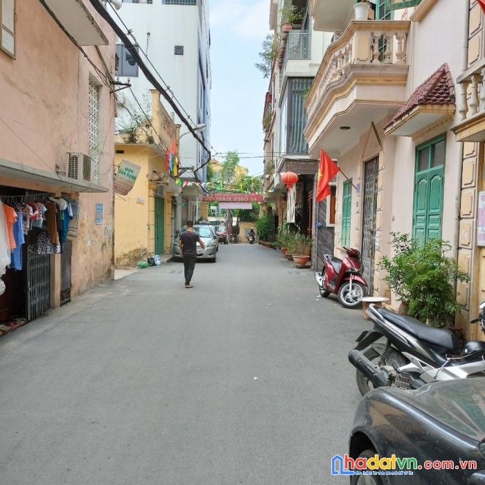 Bán nhà phố ngô quyền hà đông, ô tô đỗ đỗ cửa,  30m ô tô tránh