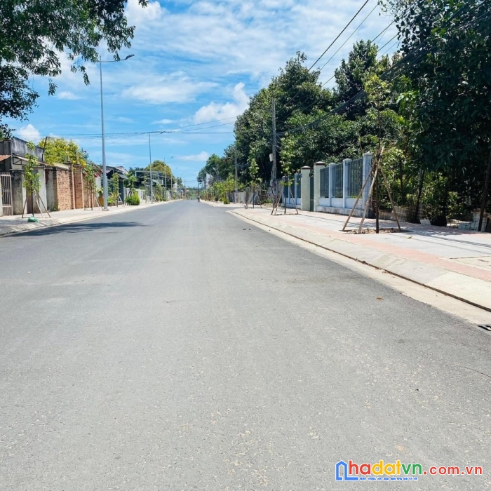 Bán lô đất mặt tiền đường trần quang diệu p.long toàn tp.bà rịa