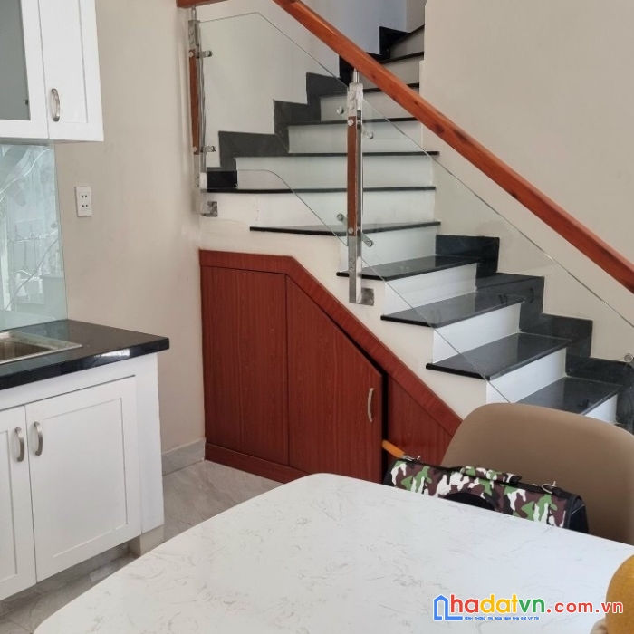 (phú nhuận) nhà đẹp nguyễn văn trỗi, 4 x 11m, 5 tỷ 400, 2 pn rộng