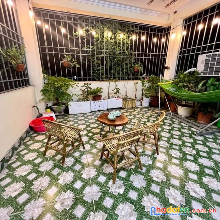 Gấp gấp bán nhà ngõ 560 nguyễn văn cừ 80mx4t mt5.5m