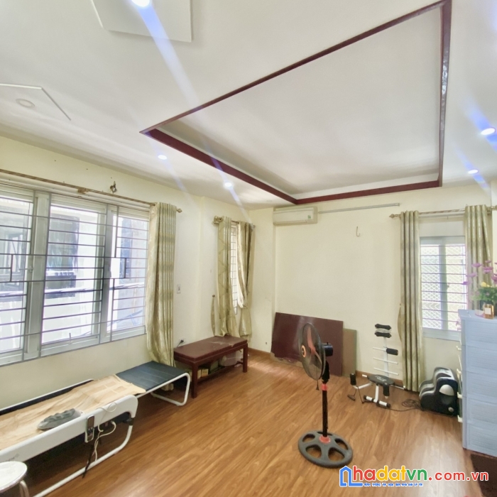 Cực gấp nhà bán 5t ngõ trại cá kinh doanh - lô góc giá nhỉnh 4 tỷ