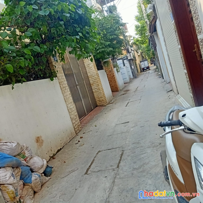 Bán mảnh đất ái mộ, long biên, hà nội. 110m2 ,ngõ thông, ô tô vào đất, ở đỉnh, gần trường quốc tế