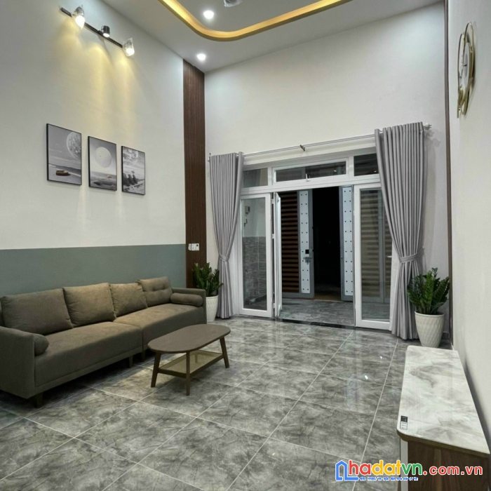 Nhà đẹp ht 45 hẻm thông 3.48ty