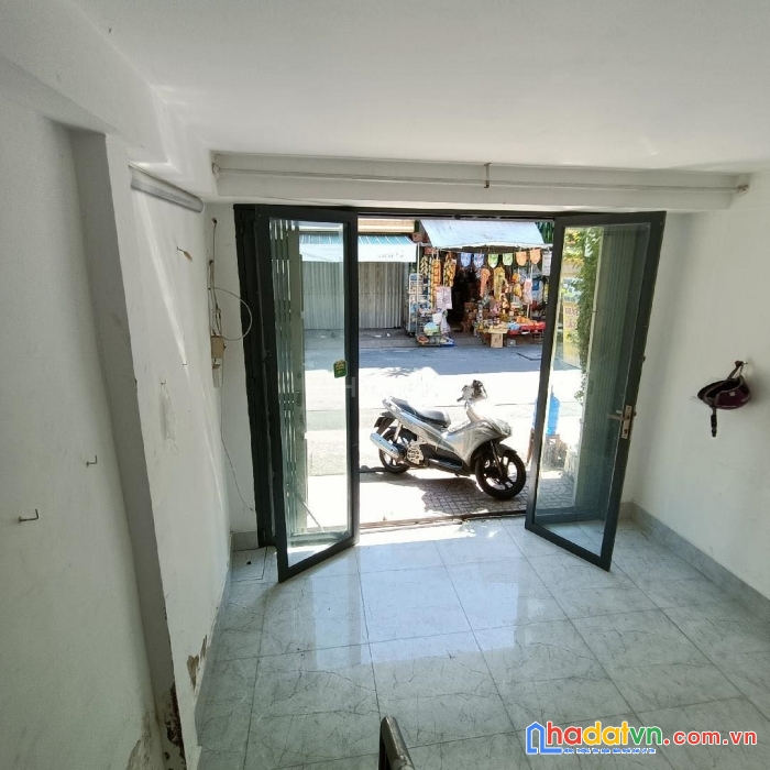 Nhà mặt tiền phú thạnh tân phú 2tỷ5 còn thương lượng