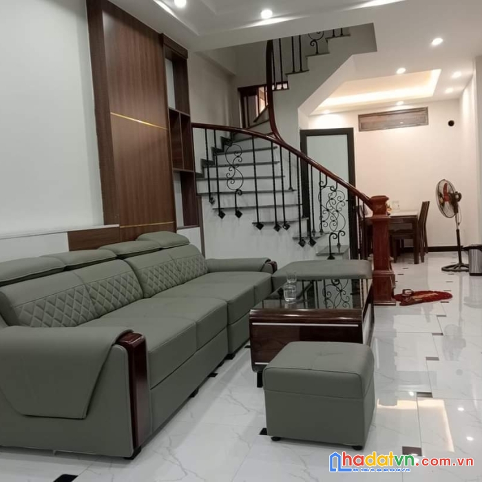 Bán gấp, nhà trần khát chân. nhà đẹp, lô góc, thoáng sáng vĩnh viễn. chỉ 6.4 tỷ.