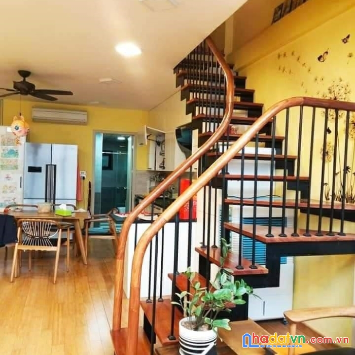 Mặt ngõ, lô góc, kim mã 76m x 5 tầng, mt 5.5, giá 8.3 tỷ