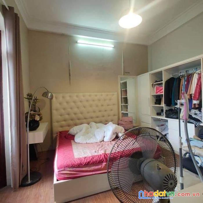 Mặt phố lạc chính  81m x 3 tầng, mt 6m, giá 20 tỷ.