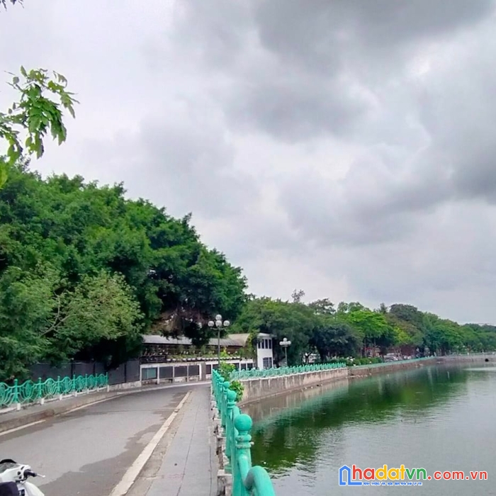 Bán gấp mảnh đát mặt phố thanh niên tây hồ 118 m2 mặt tiền 16m mặt hồ 55 tỷ