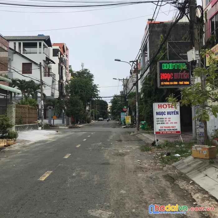 Bán khách sạn 14 phòng, 80m2, nguyễn oanh 12 tỉ