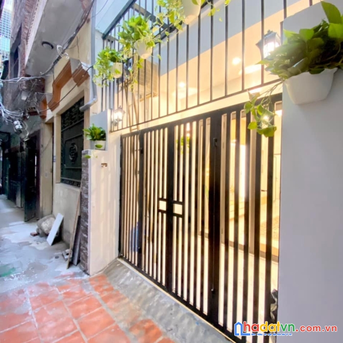 Nhà đẹp ái mộ 34m2x5t sẵn ở duy nhất  nhỉnh 3 tỷ lh 0868246333