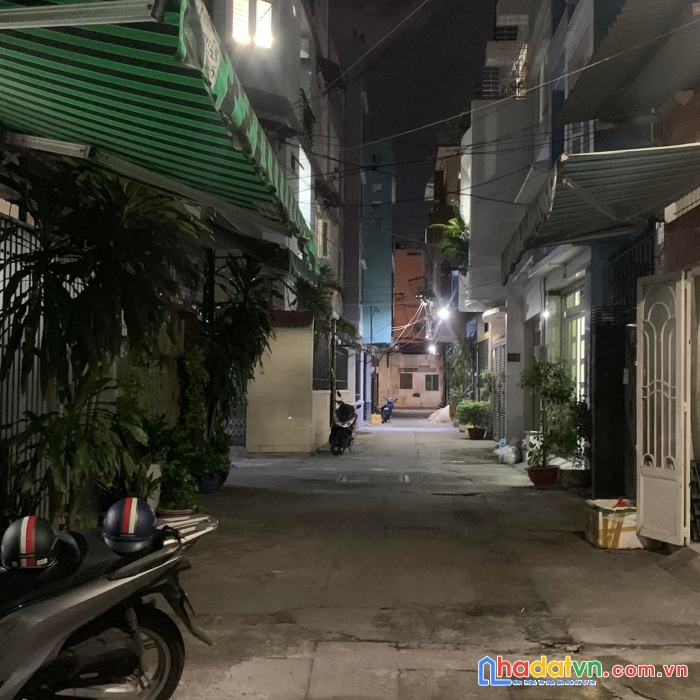 Nhà trung tâm tân bình, hẻm bê tông sạch sẽ 6m, xe hơi ngủ trong nhà , năm châu