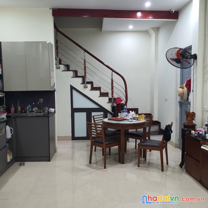 Cực hiếm, bán nhà mỹ đình 30m 5t 3.08 tỷ 10m đường oto, kd ngày đêm.