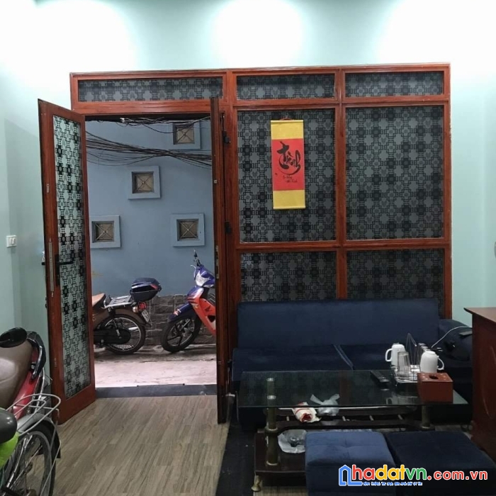 Bán nhà đẹp   41m2 5tầng  4tỷ ngõ ôtô gần trung tâm cầu giấy
