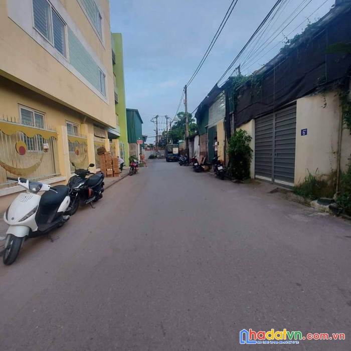 Tuyệt phẩm-1,3 tỷ -65m đất long biên lô góc- đường ô tô tránh-kinh doanh gì cũng được.