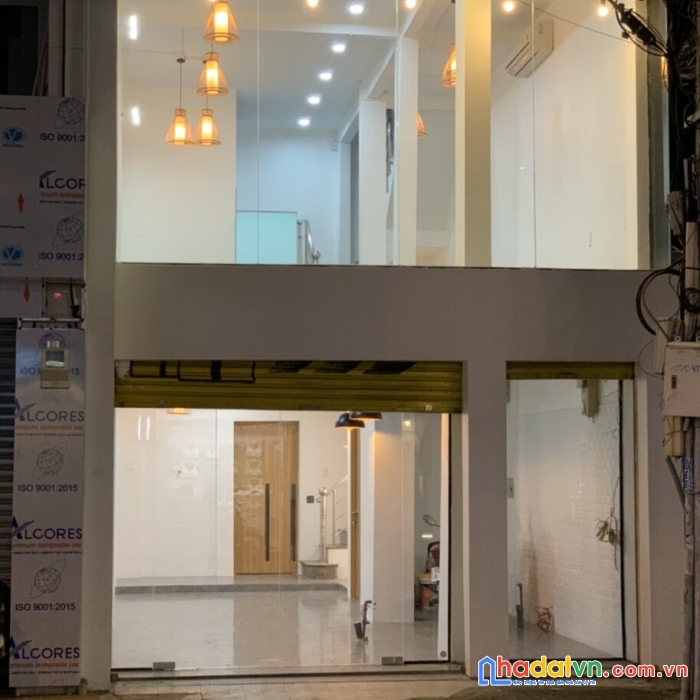 Cho thuê nhà mt huỳnh văn bánh 4.5x12m giá 42tr