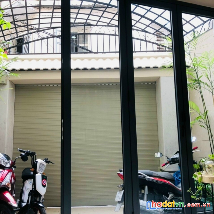 Nhà đẹp hxh 80/95e trần quang diệu, p.14, q.3, nhà mơi đẹp hđ thuê 21tr/tháng