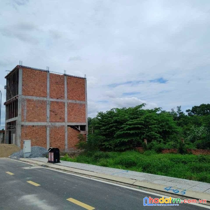 Đất dân ngay ngã 4 cổng kcn vĩnh lộc a bình tân thổ cư giá rẻ sổ riêng