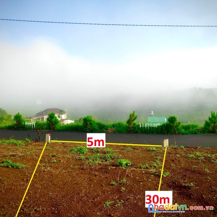 Bán đất mặt tiền đường lạc long quân.đất full thổ cư 143 m2 giá 900 tr