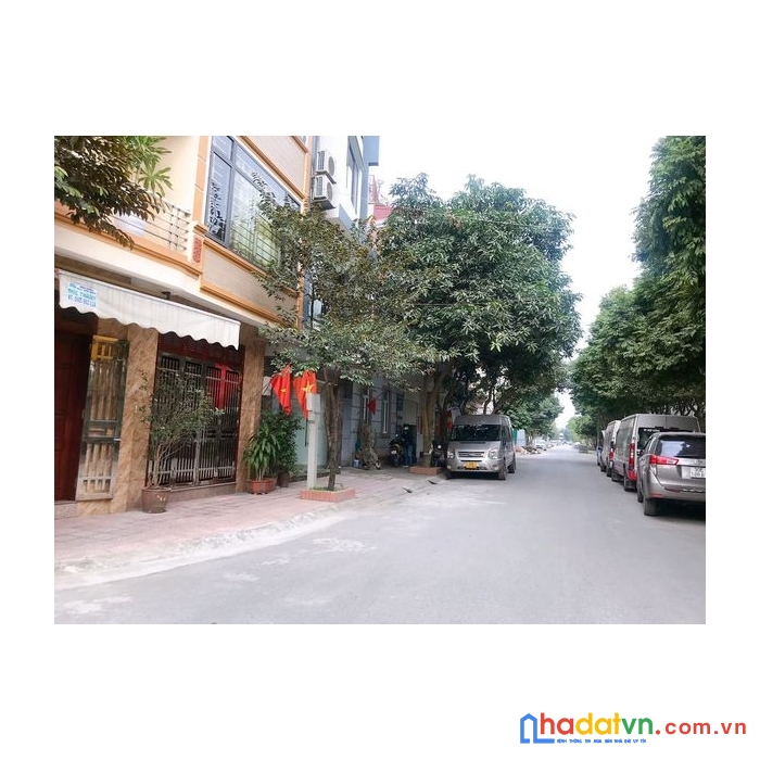 Bán đất  phân lô, ô tô tránh, vỉa hè kd, sài đồng, long biên 108m mt5.5 14.2 tỷ.