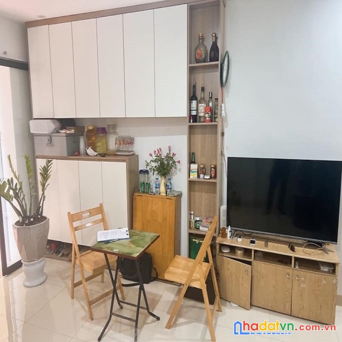 Chỉ 1.2x tỷ nguyễn khánh toàn . nhà lô góc 42 m2. vừa ở và kinh doanh . gần trường đh thủ đô.