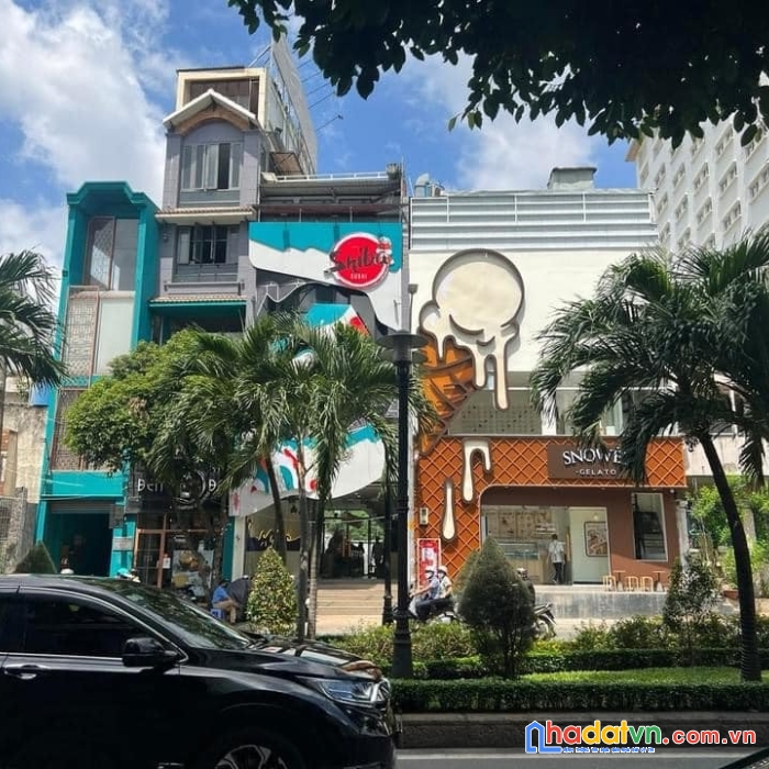 Cần bán gấp căn nhà 2 mặt tiền vị trí rất đắc lợi cho kinh doanh khu ẩm thực phan xích long