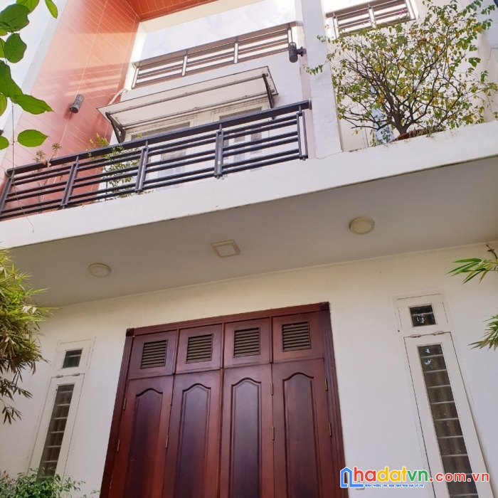 Bán nhà 1 trệt 2 lầu 100m2 mặt tiền đường bùi hữu nghĩa, gần chợ đồn