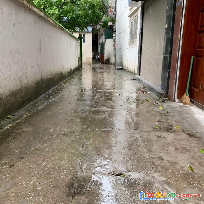 Chính chủ tôi bán nhà ngõ 1395 giải phóng, diện tích 40m2, mt 3,3 m , nhà gần đường ô tô, trung