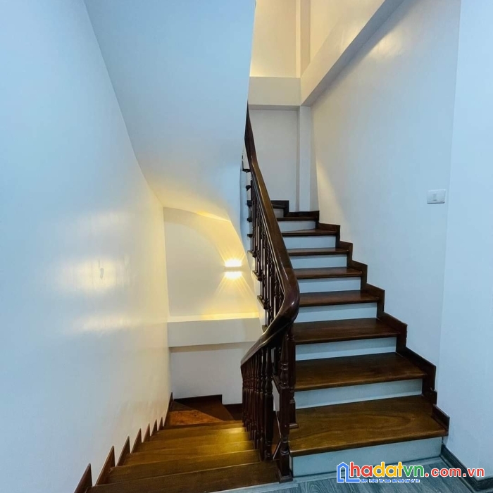 Bán nhà trần thái tông dt35m *6t *mt 4.3m