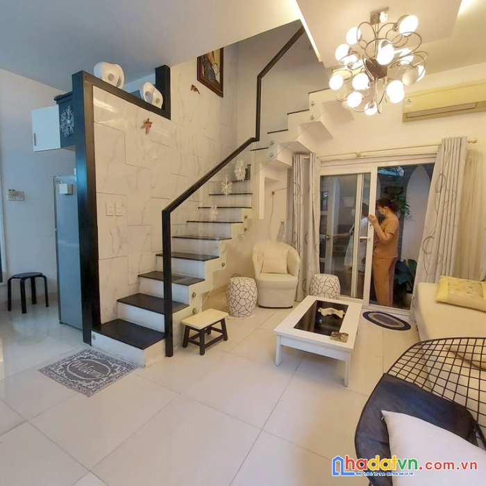 Kẹt tiền bán gấp nhà đẹp, mới 98% minh phụng, quận 6 nhỉnh 5 tỷ