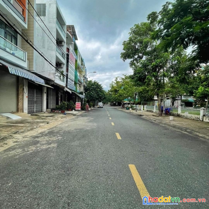 Nhà 4 tầng kdc bình phú - mt đường số - view công viên - thích hợp làm văn phòng - spa - nha khoa