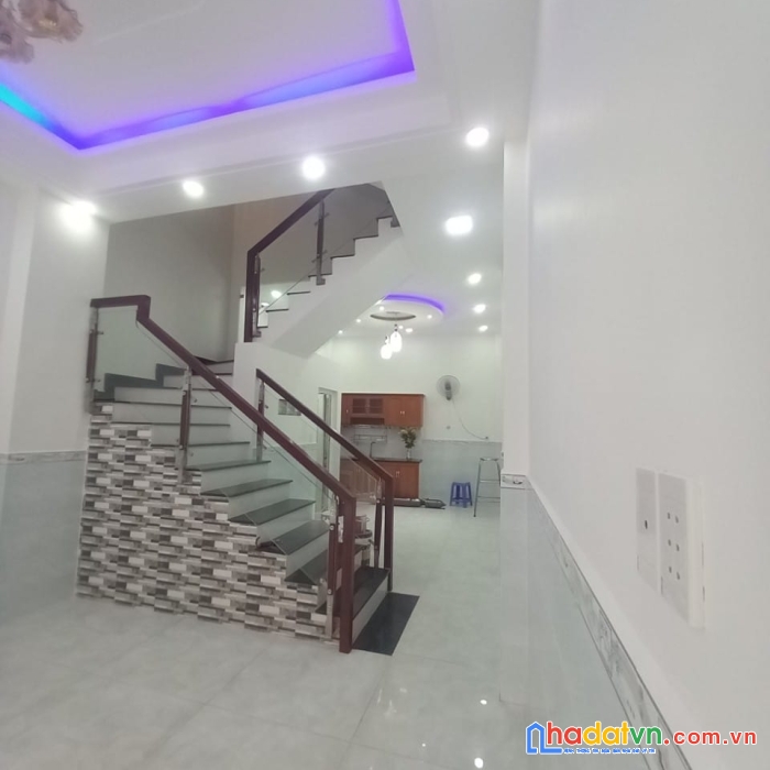 Bán nhà hảm 6m p15 tân bình 4pn view trườg tiểu học tiện kinh doanh 5.75 tỷ 40m2