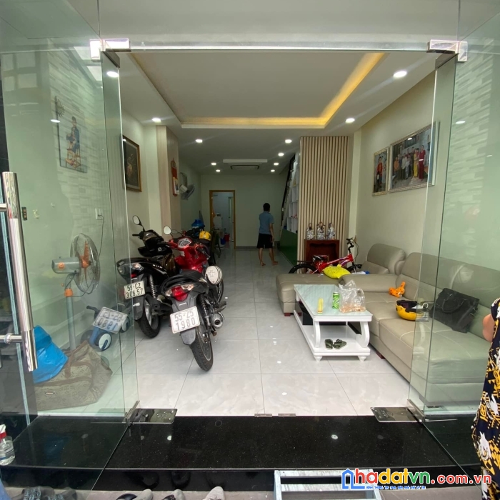 Chính chủ ngộp bán nhà gấp quận 7-nguyễn thị thập. 60m2.9.2 tỷ. hxh-shr vuông-khu dân trí cao
