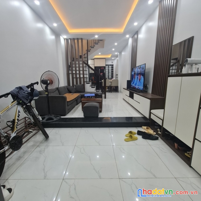 Bán nhà tây tựu, dân xây, 35m2, 3 tầng, full nội thất, giá 2.7 tỷ.