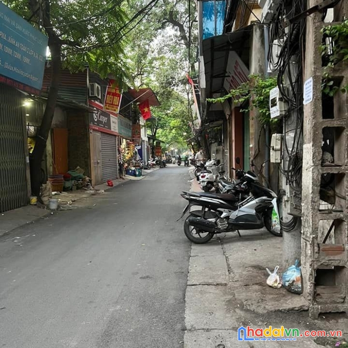 Phố vũ hữu – 3 bước ra ô tô tránh đỗ - tiện ích ngập tràn – dân trí cao.