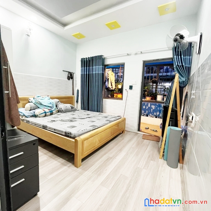 Nhà đẹp 3 tầng 42m2, hẻm xe hơi thông, lạc long quân tân bình nhỉnh 4 tỷ