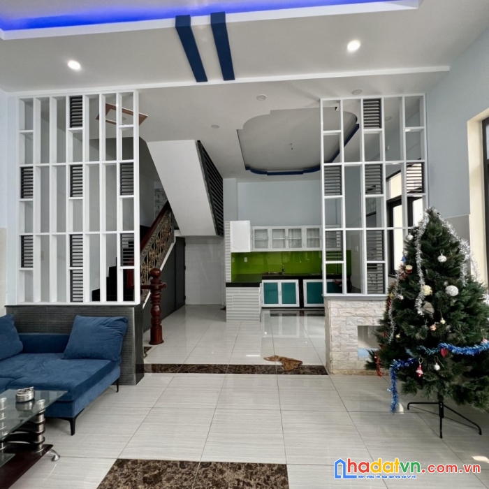Bán nhà 65m2 trịnh đình trọng tân phú,ngang 8.5m,giá 6.15 tỷ tlượng