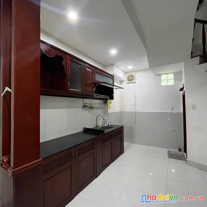 Bán gấp nhà hiệp tân, tân phú 80m2 giá chỉ 5 tỷ 500