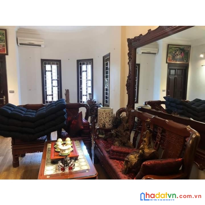 Bán gấp nhà 193 bồ đề,54m,ôtô.thông hồng tiến.lh 0916488589