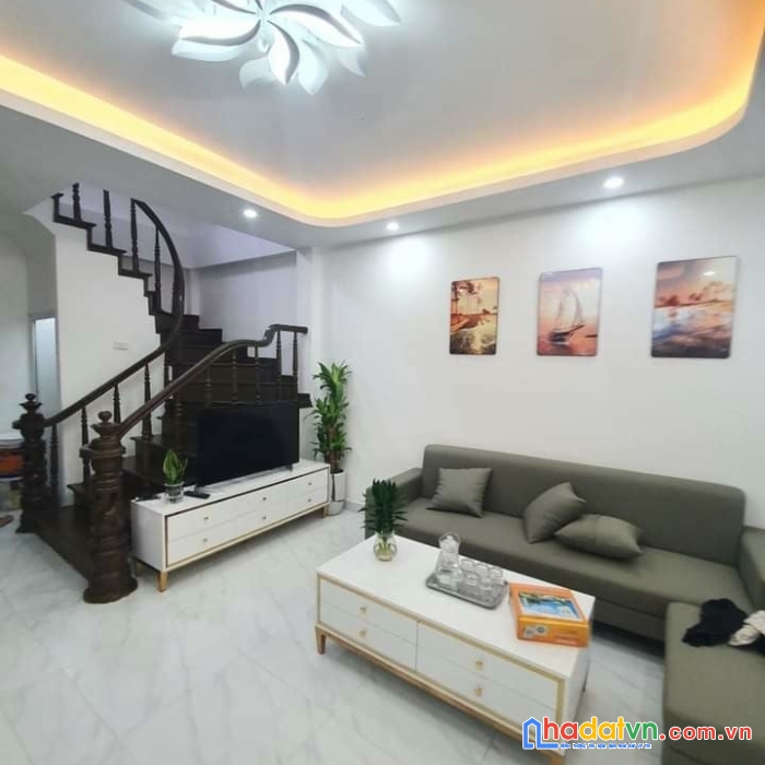 Bán nhà phố phúc xá - quận ba đình - nhà cách mắt phố ô tô 60m dt: sổ đỏ 32m2 - mt: 4.8 m - giá :