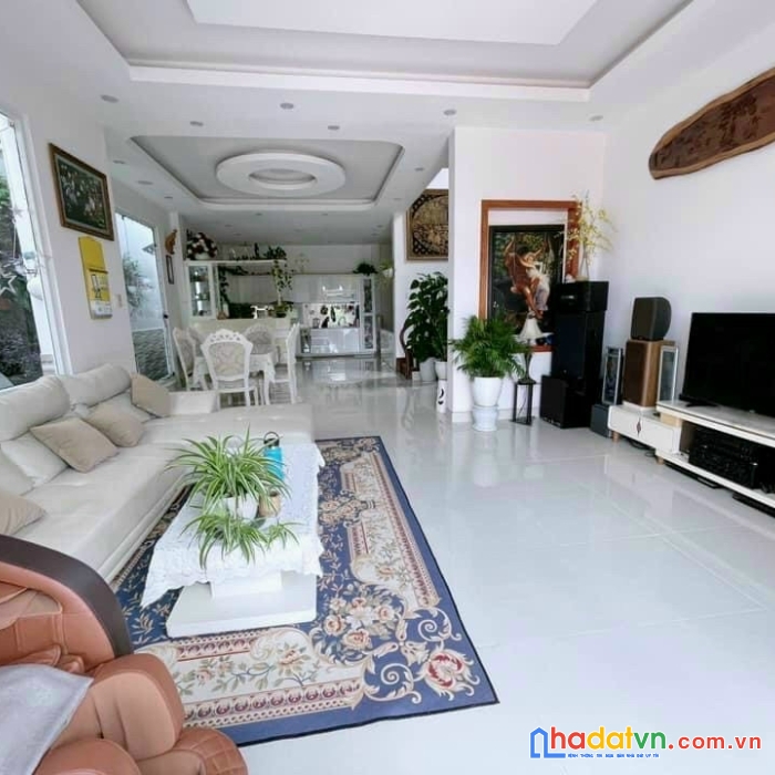 Cần bán căn biệt thự đẹp ở kqh an sơn phường 4 đà lạt giá 16,5 tỷ