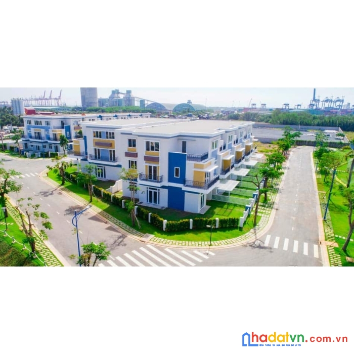 Cần bán gấp nhà phố căn góc có sân vườn khang điền 1 trệt 2 lầu. lh 0902946066 em vinh