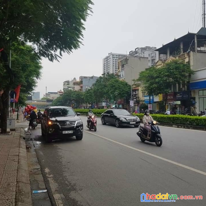 Cần bán nhà mặt phố nguyễn văn cừ, long biên, kinh doanh đỉnh 72m mt4.2 15 tỷ.