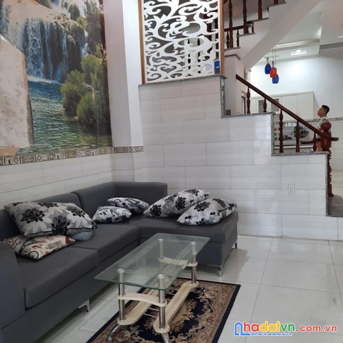 Hiếm nhà nguyên hồng nhỉnh 3 tỷ, giáp bình thạnh, hẻm thông