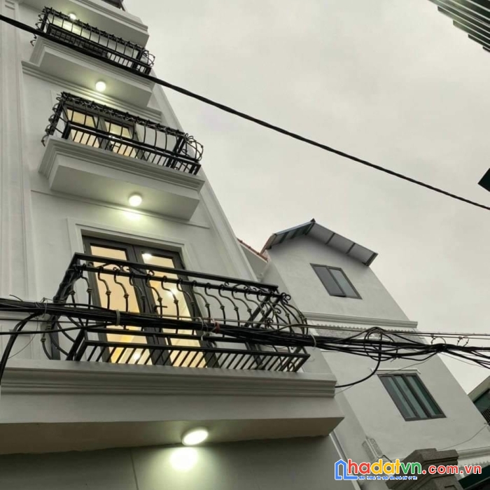 Bán nhà phố nguyễn văn cừ, long biên, hà nội. 42m2 x5tầng, giá 4.1 tỷ, nhà mới, ô tô đỗ cửa