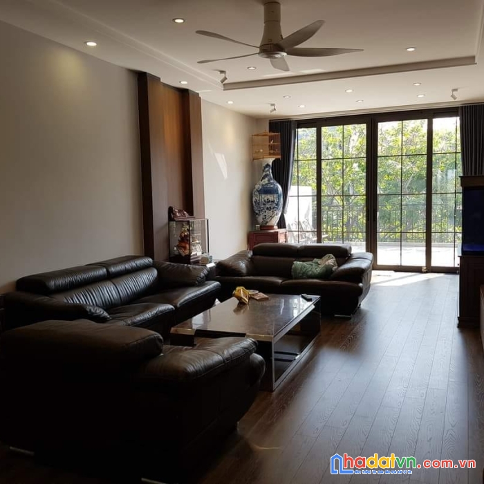 Mặt phố nguyễn văn cừ, long biên, nhà mới đẹpthang máy, thoáng trước sau , 32.5 tỷ