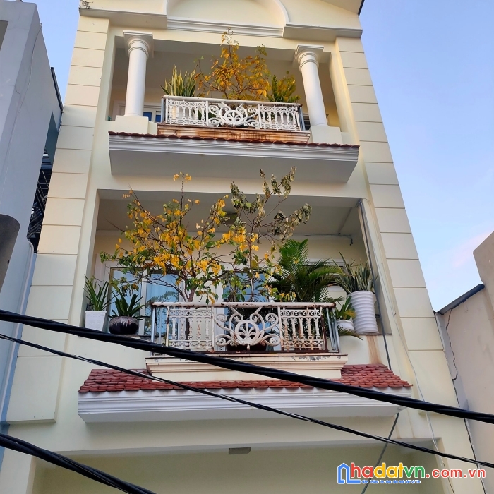 Chính chủ bán gấp nhà tặng nội thất giá tốt quận 7-lê văn lương. 5 tầng, 75m2. chỉ 8.5 tỷ.