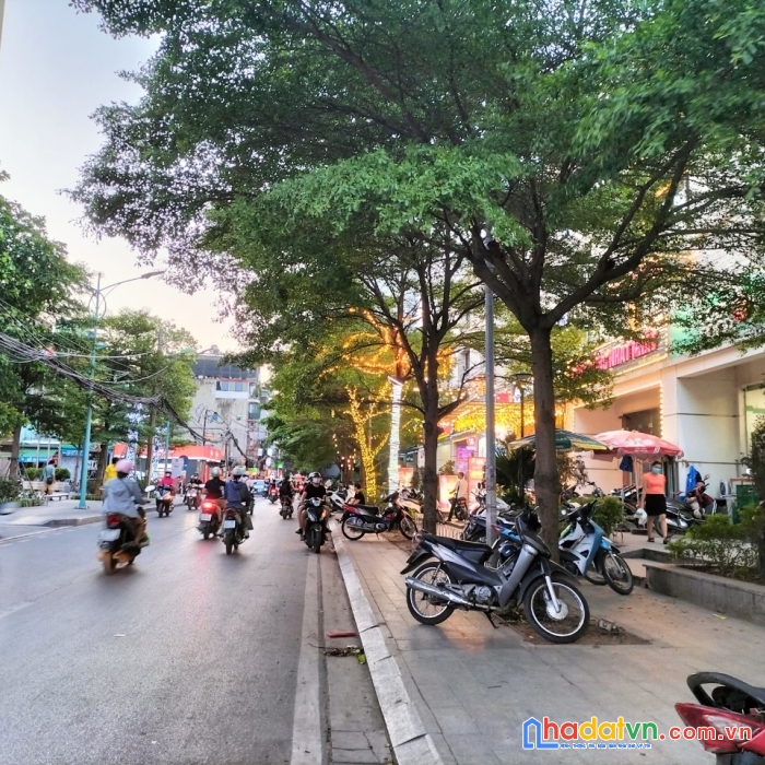 Mặt phố xốm kinh doanh đỉnh dt 156m2  giá chỉ 14.5 tỷ